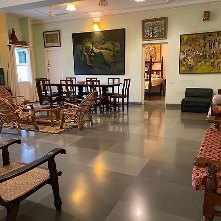 Aurodhan Art Gallery بونديتْشيري المظهر الخارجي الصورة